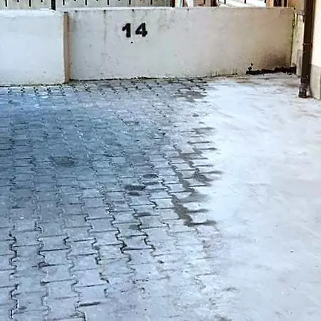 Joy Center Private Parking Apartament