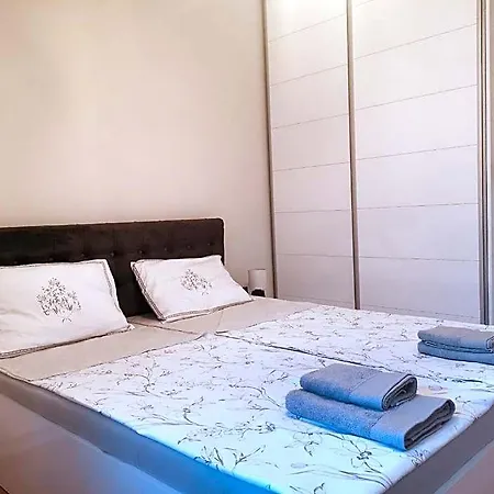 Joy Center Private Parking Apartament *
